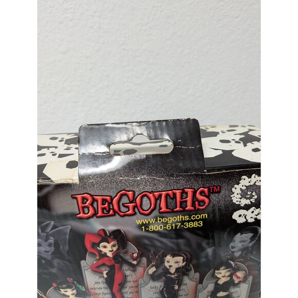 BeGoths JAQUELINE LE SPADES Series 5 2006 Bleeding Edge GOTHIC harlequin doll - Picture 6 of 12